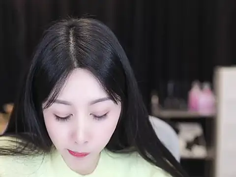 Nuyoah-77 online show from 11.04.25