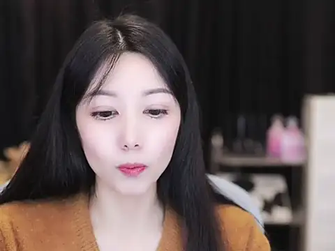 Nuyoah-77 online show from 11.07.25