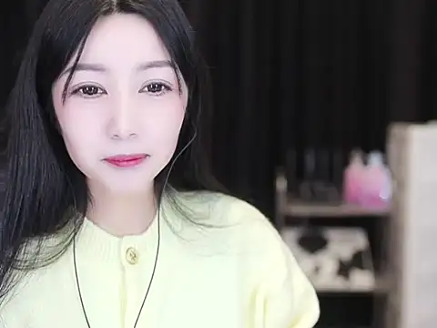 Nuyoah-77 online show from 11.24.25