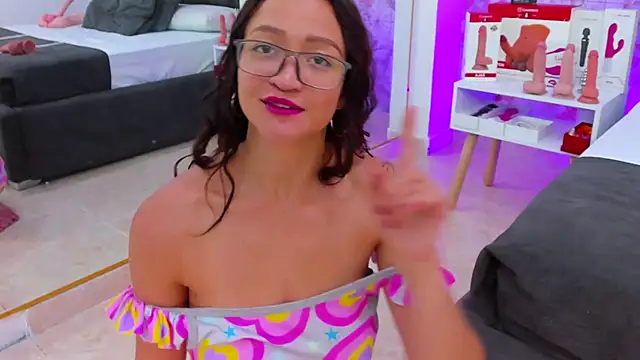 SaaraBrown online show from 01.30.25