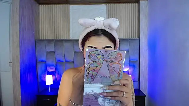 Mia Rinn online show from 10.14.25