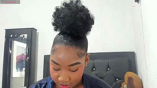 Natassha brown1 online show from 10.28.25