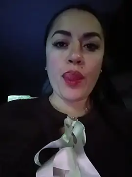 Snapshot of Lesly_10- chatting on 05.15.26 Lesly 10- online show from 05.15.26