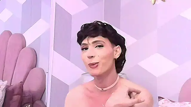 Snapshot of KylieMonnett chatting on 10.11.25 KylieMonnett online show from 10.11.25