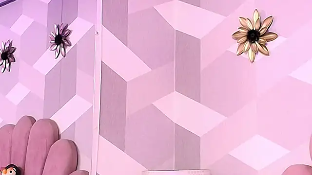 KylieMonnett online show from 12.02.25