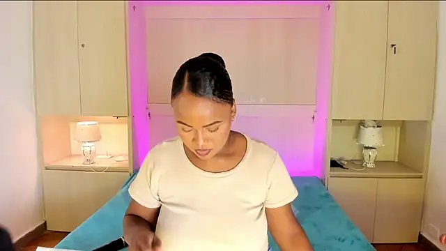 EmilyyStuart online show from 02.04.26