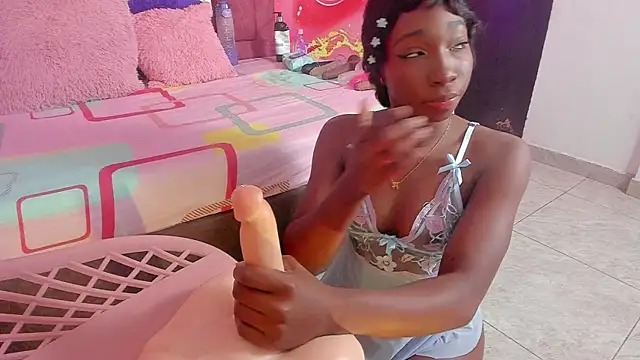 Snapshot of melody_paris chatting on 11.05.25 melody paris online show from 11.05.25