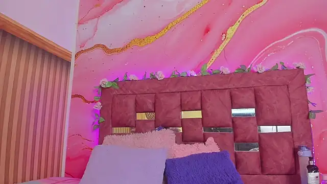 Snapshot of melody_paris chatting on 11.08.25 melody paris online show from 11.08.25