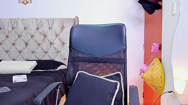 Andrew wolf7 online show from 03.06.26