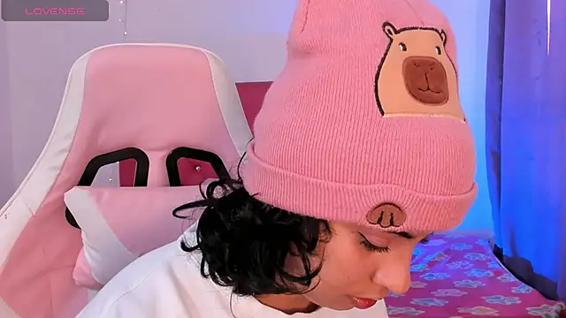 Snapshot of adriannyp_1 chatting on 09.22.25 adriannyp 1 online show from 09.22.25