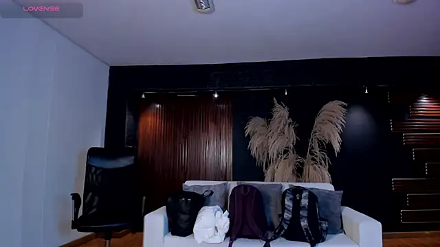 Lyssa Muller online show from 03.06.25