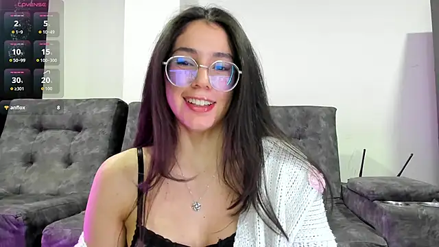 emmadiaz1 online show from 12.15.25