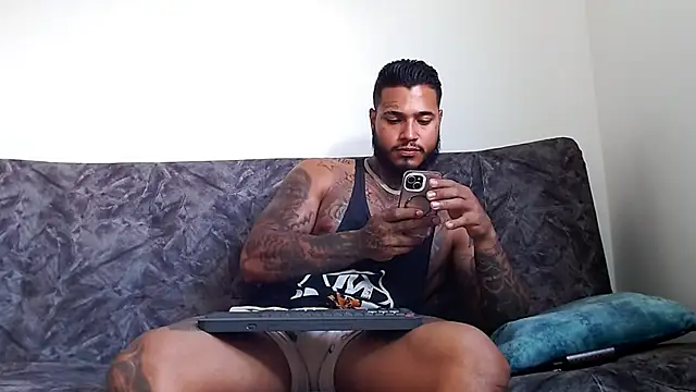 Snapshot of Exotic_tatto27121 chatting on 12.07.24 Exotic tatto27121 online show from 12.07.24