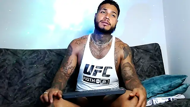 Snapshot of Exotic_tatto27121 chatting on 12.12.24 Exotic tatto27121 online show from 12.12.24