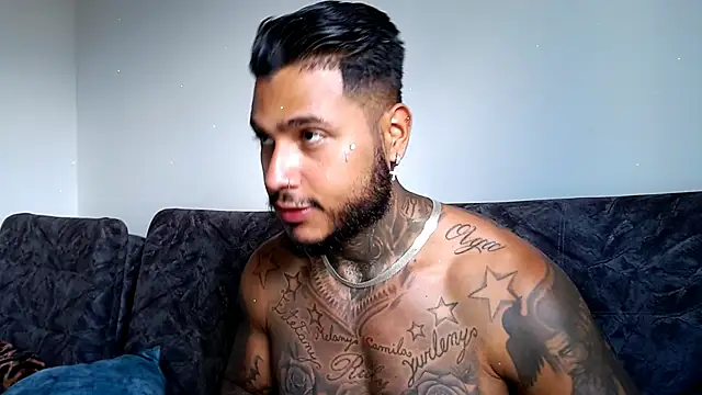 Snapshot of Exotic_tatto27121 chatting on 01.19.25 Exotic tatto27121 online show from 01.19.25