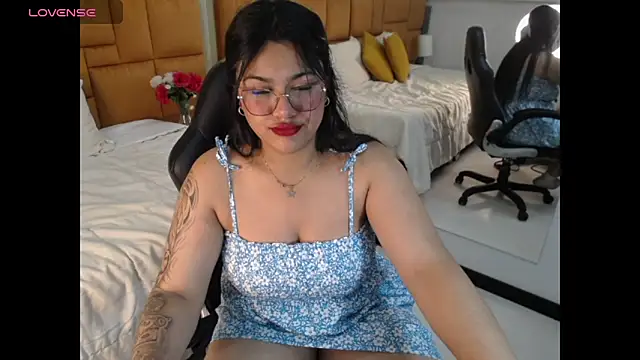 Snapshot of _Dulcinea_1 chatting on 02.13.25 Dulcinea 1 online show from 02.13.25