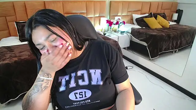 Snapshot of _Dulcinea_1 chatting on 03.06.25 Dulcinea 1 online show from 03.06.25