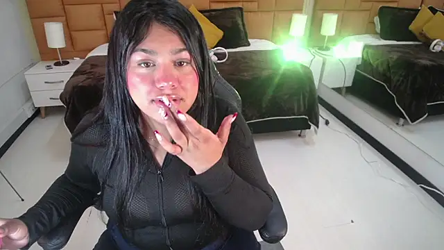 Snapshot of _Dulcinea_1 chatting on 03.18.25 Dulcinea 1 online show from 03.18.25