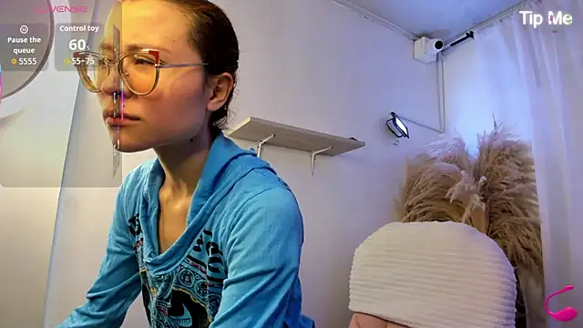alessandra shayk6 online show from 09.10.25