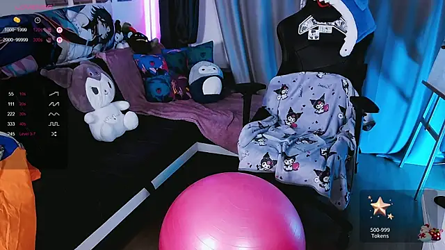 Snapshot of _Sparkland_ chatting on 03.08.25 Sparkland online show from 03.08.25