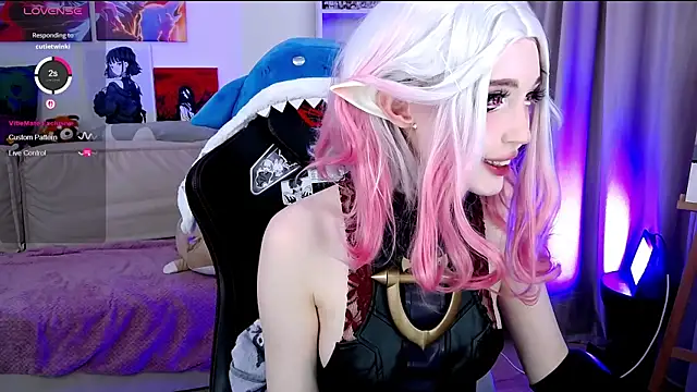 Snapshot of _Sparkland_ chatting on 10.14.25 Sparkland online show from 10.14.25