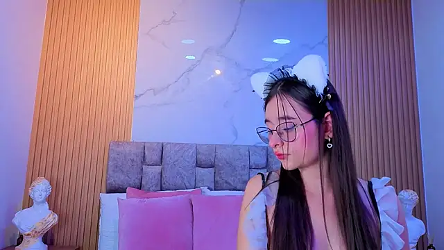 Snapshot of Khalifa_fletcher chatting on 10.31.25 Khalifa fletcher online show from 10.31.25