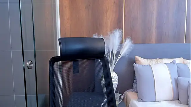 AishaPeyton online show from 12.17.24