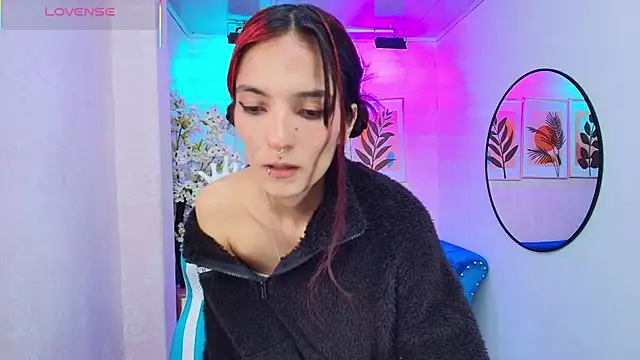 Dafne huges online show from 11.11.25