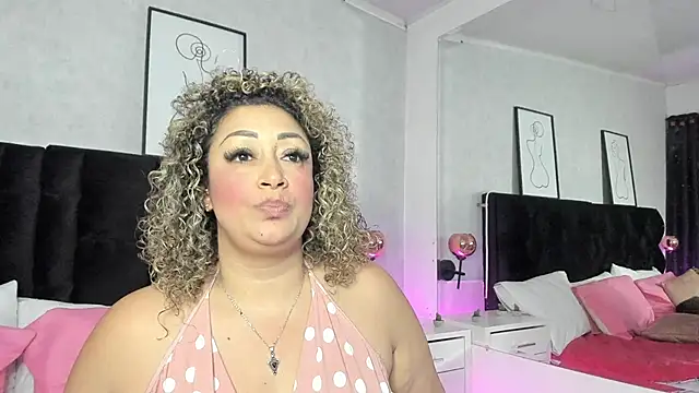 Snapshot of Katti_Barrera chatting on 01.28.25 Katti Barrera online show from 01.28.25