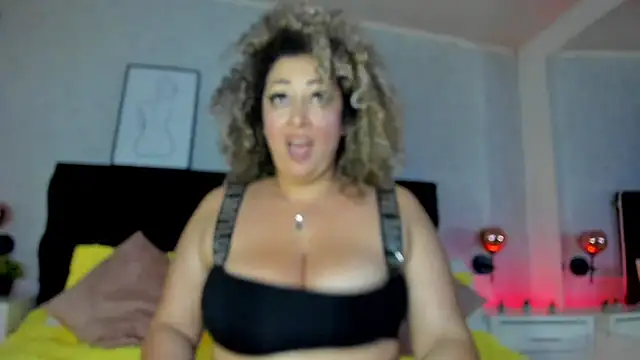 Snapshot of Katti_Barrera chatting on 03.20.25 Katti Barrera online show from 03.20.25