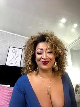 Snapshot of Katti_Barrera chatting on 10.17.25 Katti Barrera online show from 10.17.25