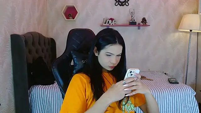 andy bell x online show from 10.20.25