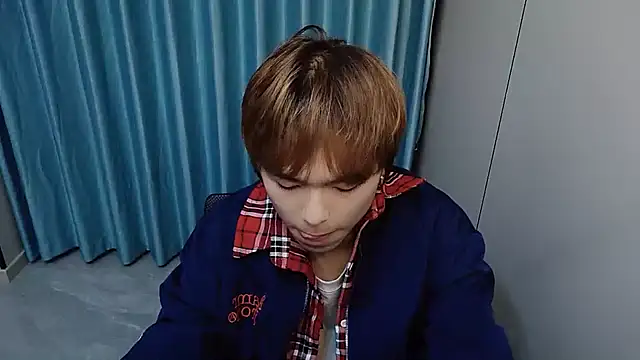 xiaottt1918 online show from 04.01.26