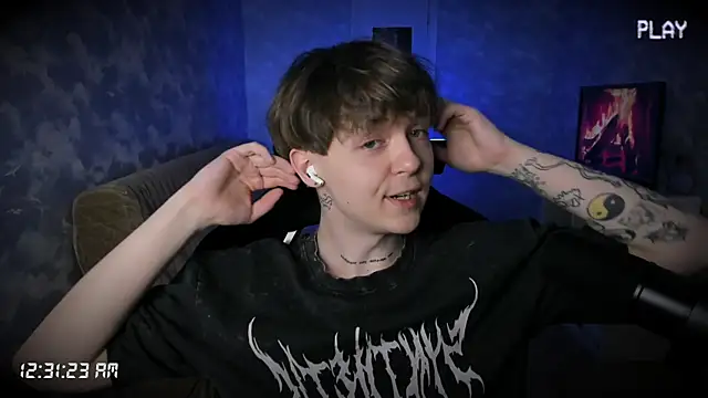 Snapshot of charonbaby1 chatting on 09.30.25 charonbaby1 online show from 09.30.25