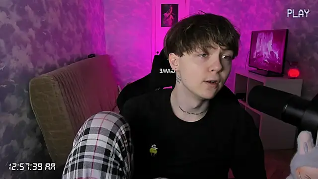 Snapshot of charonbaby1 chatting on 10.12.25 charonbaby1 online show from 10.12.25