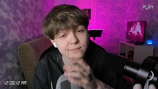 Snapshot of charonbaby1 chatting on 10.20.25 charonbaby1 online show from 10.20.25