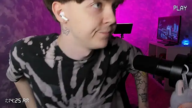 Snapshot of charonbaby1 chatting on 10.27.25 charonbaby1 online show from 10.27.25