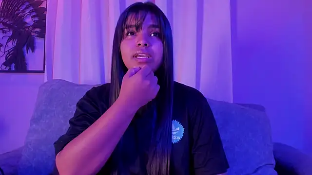 zoe roux21 online show from 11.06.25