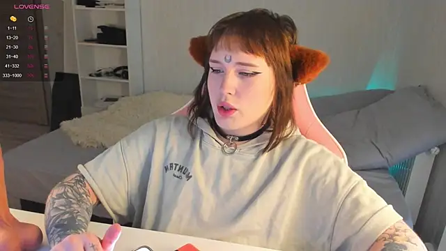 Snapshot of Spliti_moon chatting on 10.06.25 Spliti moon online show from 10.06.25