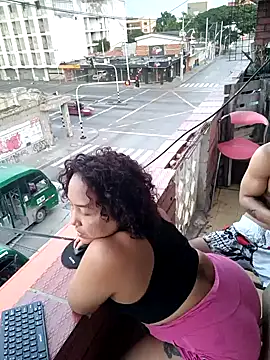 Snapshot of cougar_town chatting on 12.01.24 cougar town online show from 12.01.24