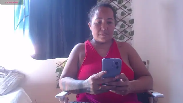 Snapshot of cougar_town chatting on 02.13.25 cougar town online show from 02.13.25