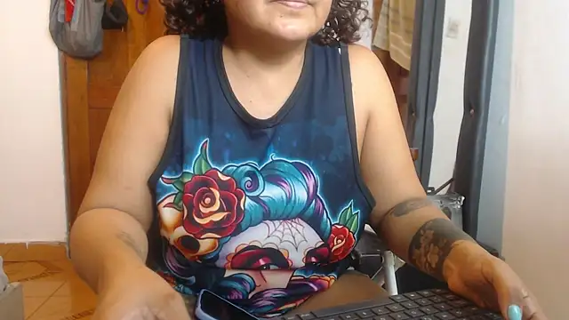 Snapshot of cougar_town chatting on 03.20.25 cougar town online show from 03.20.25