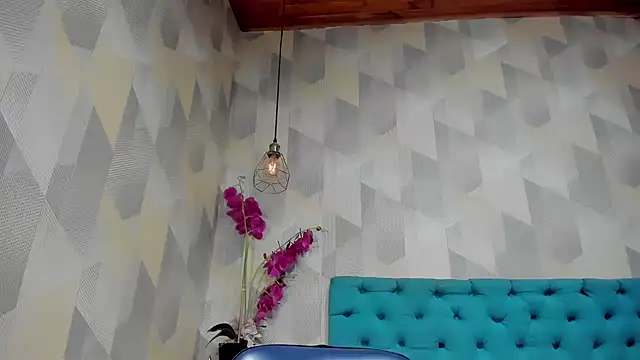 AnnieSoul online show from 11.05.25