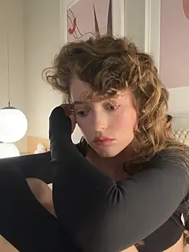 AshleyDouglas online show from 03.09.25