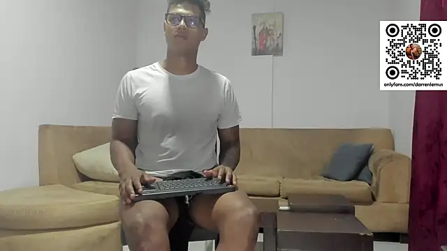Snapshot of Darren_hot2 chatting on 01.29.25 Darren hot2 online show from 01.29.25
