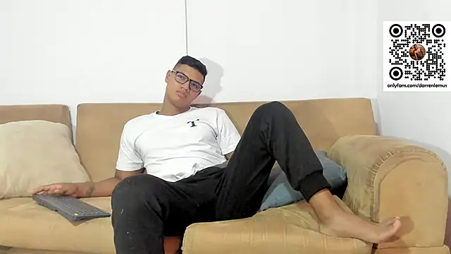 Snapshot of Darren_hot2 chatting on 02.07.25 Darren hot2 online show from 02.07.25