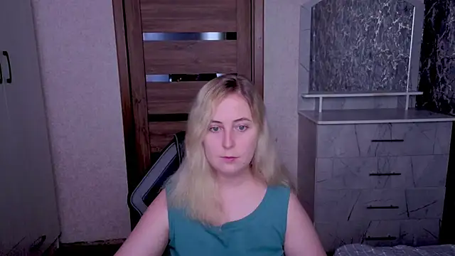 Snapshot of Kristy-Max chatting on 06.29.26 Kristy-Max online show from 06.29.26