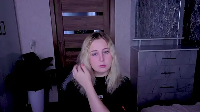 Snapshot of Kristy-Max chatting on 07.03.26 Kristy-Max online show from 07.03.26