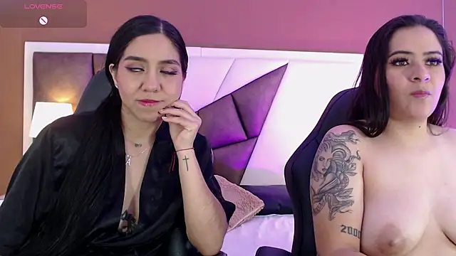 Snapshot of KarolandMichel chatting on 12.19.24 KarolandMichel online show from 12.19.24