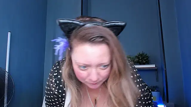 JesiaFoxi online show from 02.13.25